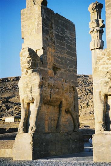 Persja, - obrazy - 800px-Persepolis_Porte_des_Nations.jpg