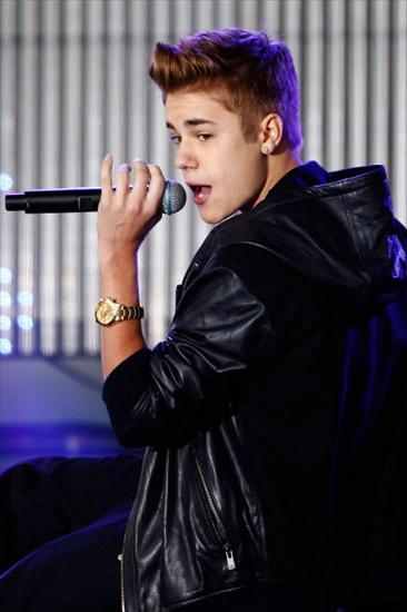 Justin Bieber  Sunrise 2012 - gfnhgj.jpg