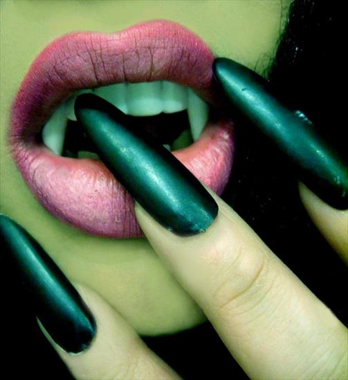 pink - vamp-nailz-black-lips.jpg