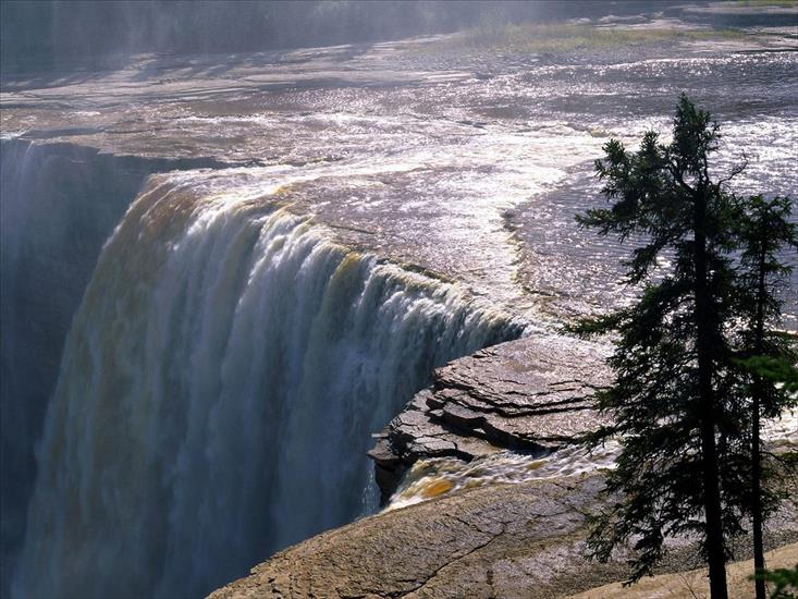 ZDJĘCIA WODOSPADY1 - Alexandra Falls, Northwest Territory, Canada.jpg