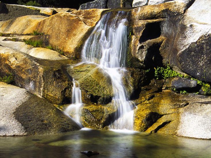 25 Waterfalls 1600x1200 - Marble Fork, Kaweah River, California.jpg