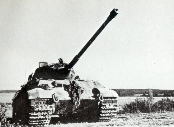 Czołgi - PzKpfw VI Ausf. B Tiger II fot. 8.jpg