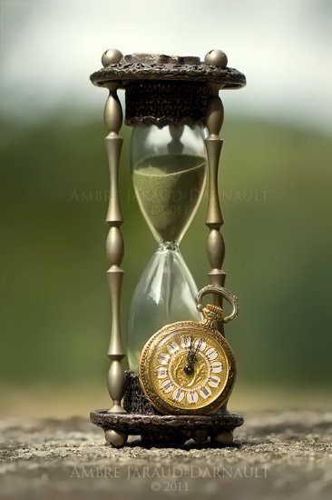 Hourglasses - hourglass 3.jpg