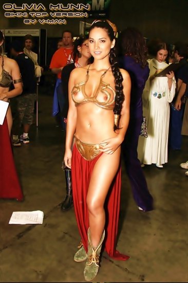 2012 - 0016-908380 - Olivia_Munn Princess_Leia_Organa Star_Wars cosplay fakes.jpg