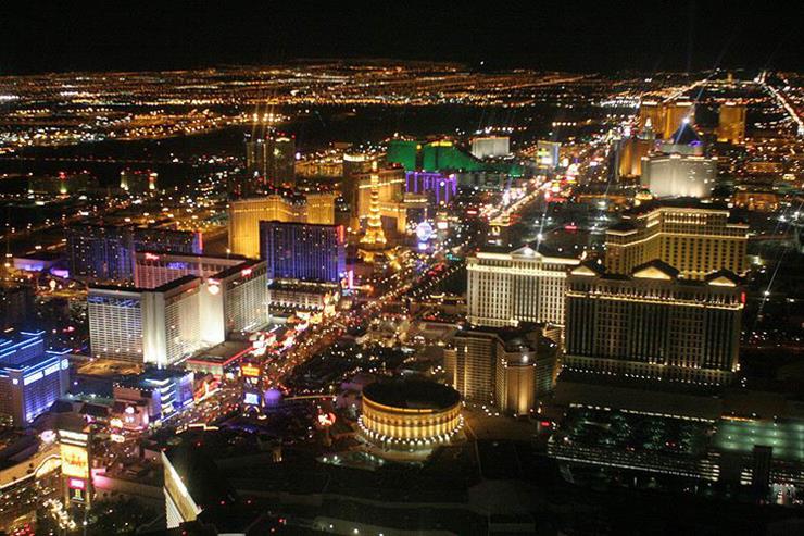 Las Vegas at Night - las-vegas-skyline.jpg