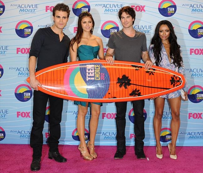 Teen Choice Awards 2012 - 202098-e2f4f-57716866-m750x740-u3873f.jpg